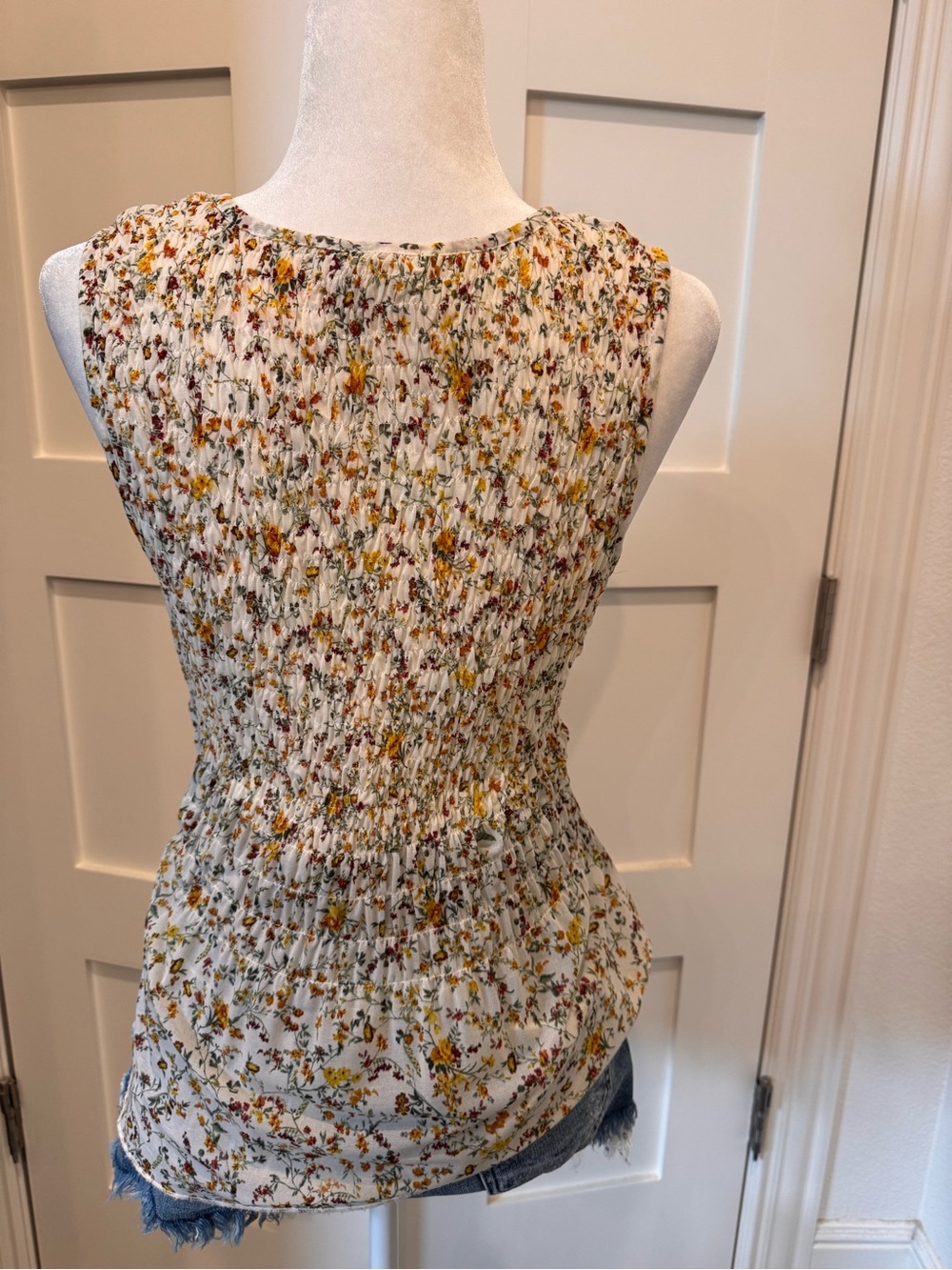 hinge Cream Floral Smocked Peplum Camisole - Picture 3 of 4
